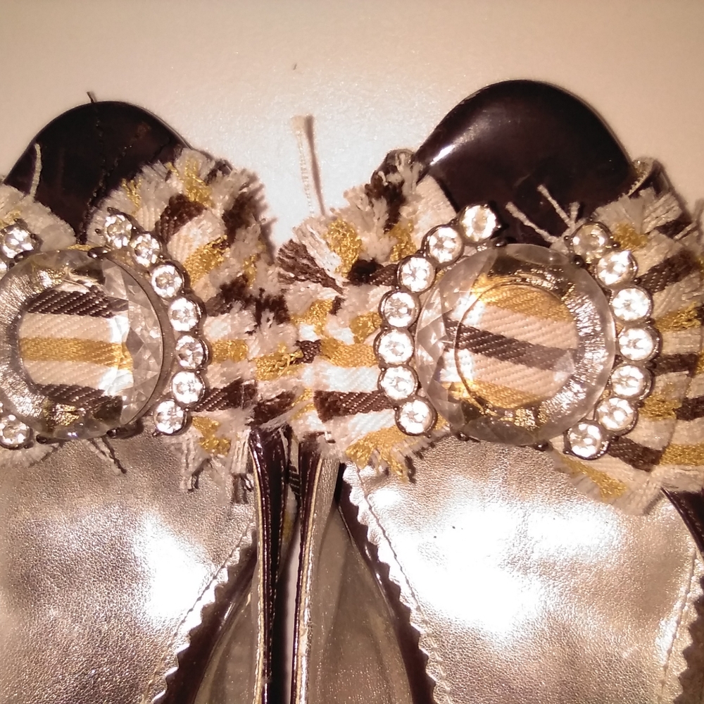 Heels with rhinestone broach